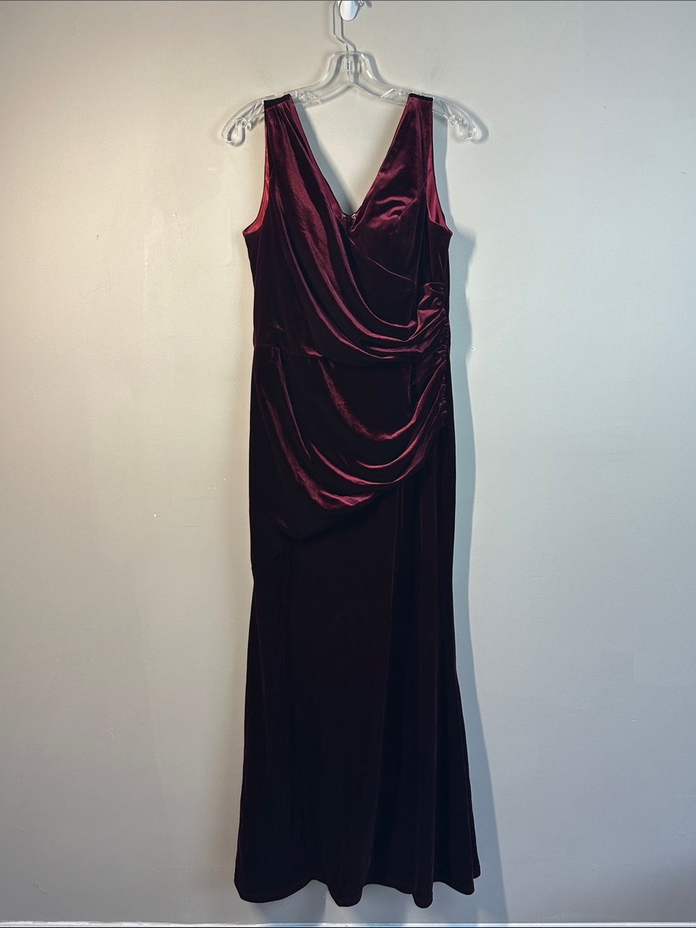 Revelry Dawson Velvet Burgundy Dress Size 14 Formal Party